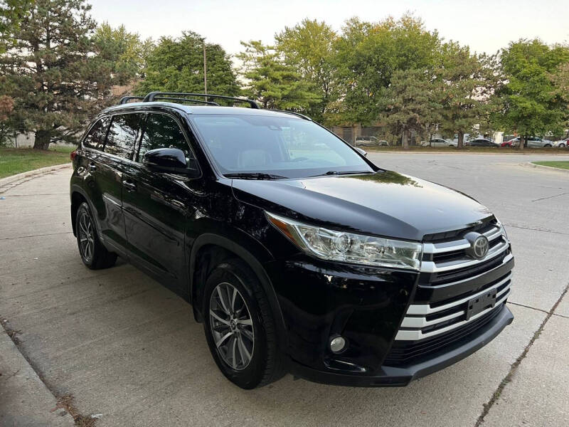 2018 Toyota Highlander for sale at Raptor Motors in Chicago IL