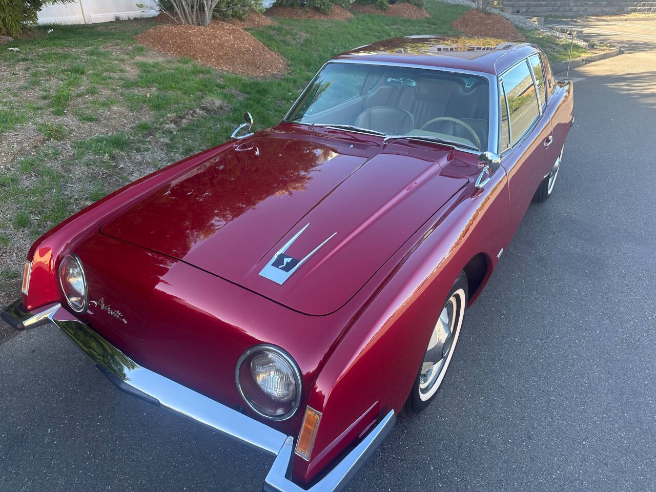 1963 Studebaker Avanti 4