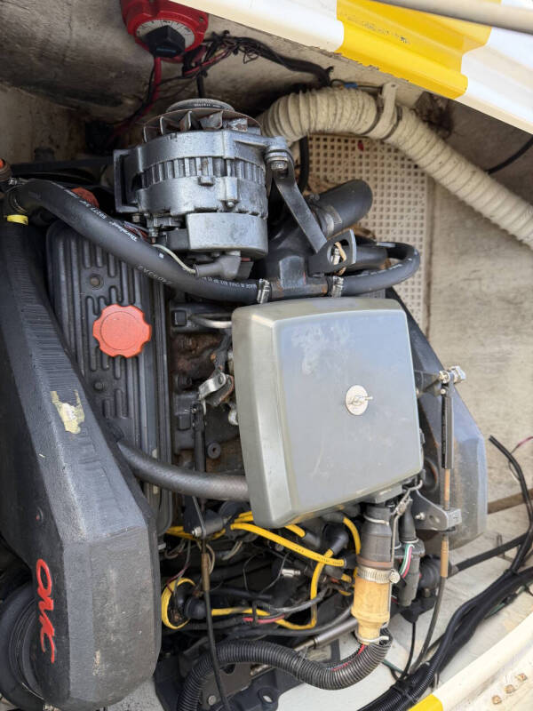 1990 Donzi Marine SWEET 16