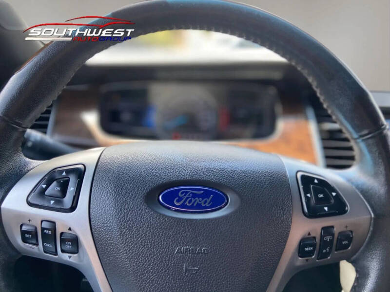 2017 Ford Taurus Limited