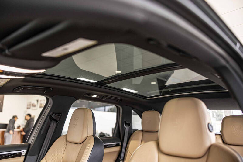 2017 Porsche Cayenne Platinum Edition