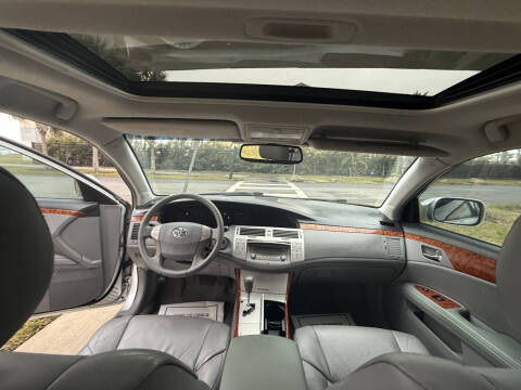 2005 Toyota Avalon XL