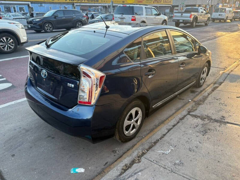 2012 Toyota Prius Two