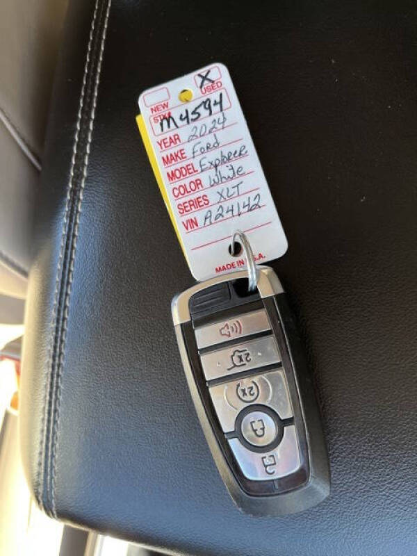 2024 Ford Explorer XLT