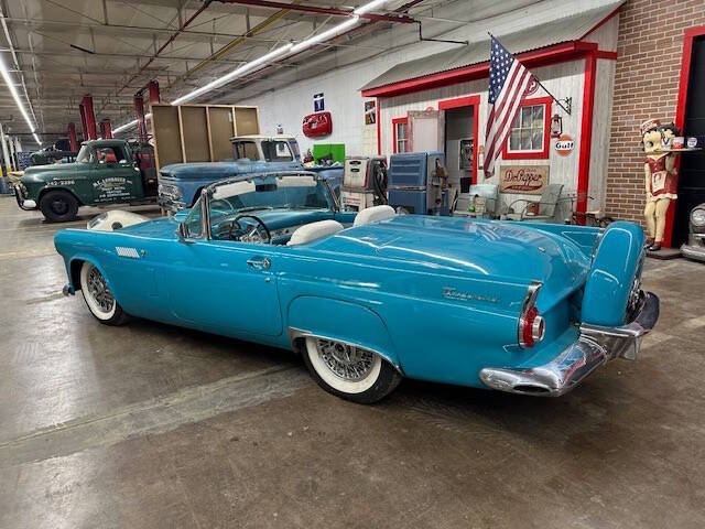 1956 Ford Thunderbird