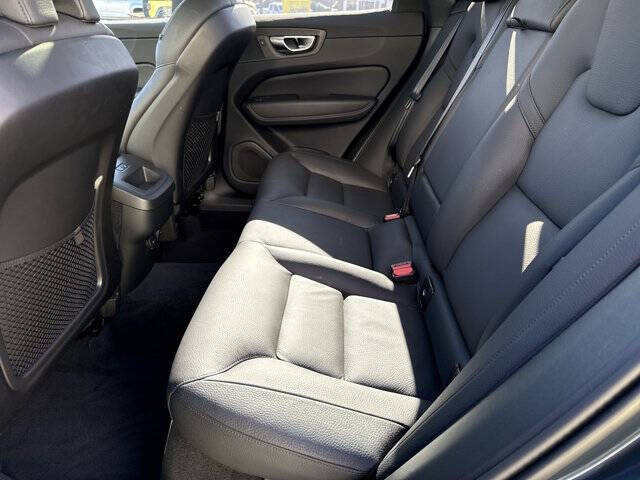 2025 Volvo XC60 B5 Plus Dark Theme