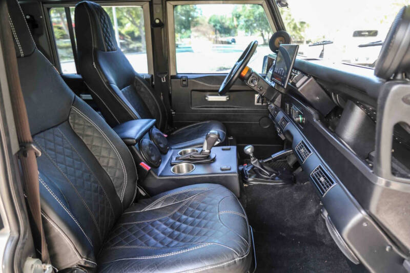 1984 Land Rover Defender