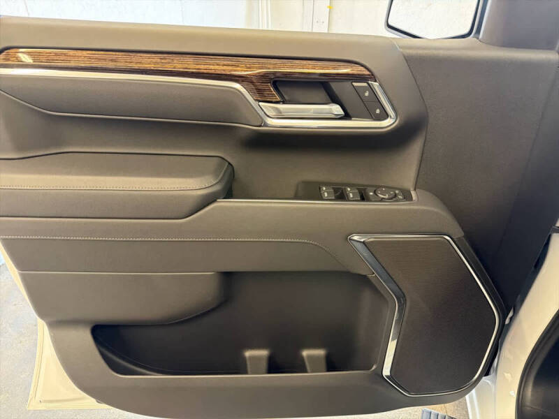 2026 GMC Sierra 1500 Elevation Standard