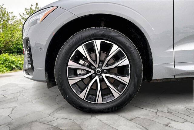 2025 Volvo XC60 B5 Plus Dark Theme