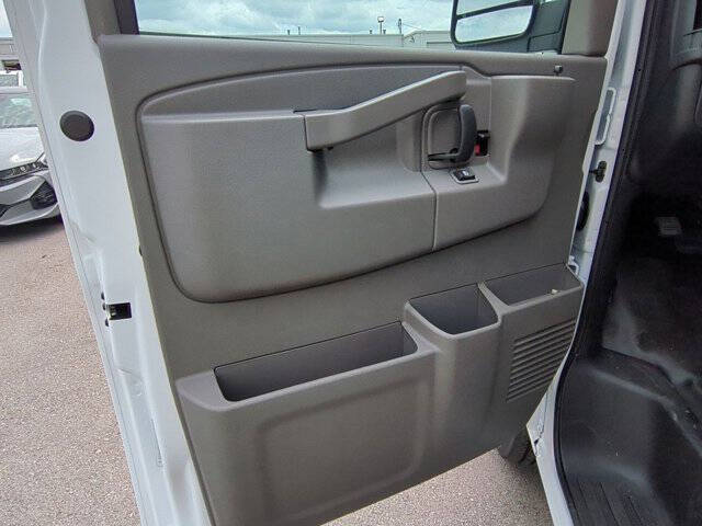 2025 Chevrolet Express 2500