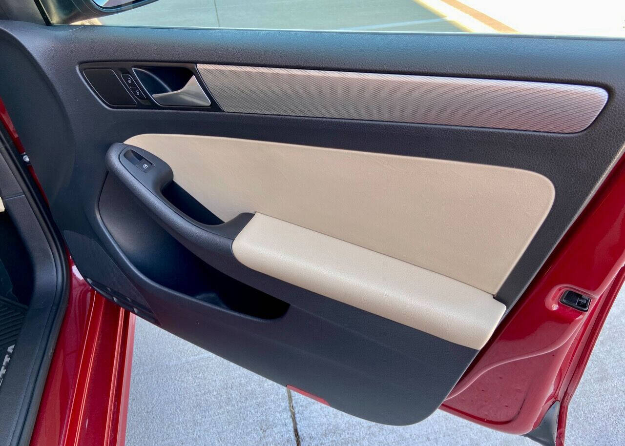 2017 Volkswagen Jetta 25