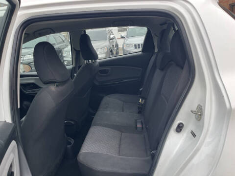 2017 Toyota Yaris 5-Door L