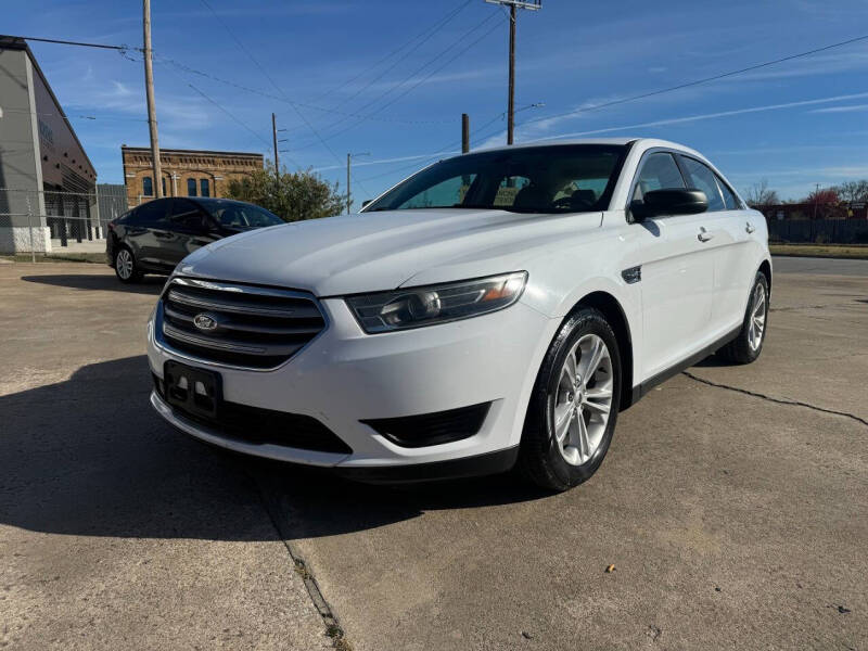 2015 Ford Taurus SE photo 6