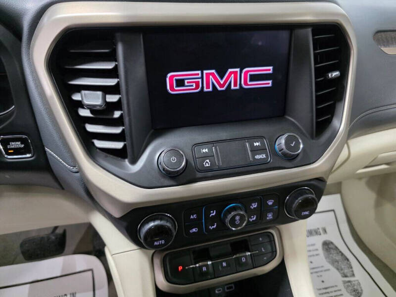 2023 GMC Acadia Denali