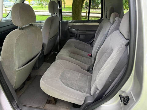 2004 Ford Explorer XLT