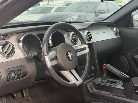 2005 Ford Mustang GT Deluxe