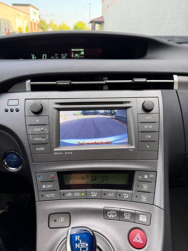 2014 Toyota Prius Plug-in Hybrid Advanced