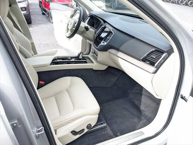 2023 Volvo XC90 B6 Plus Bright Theme 7P