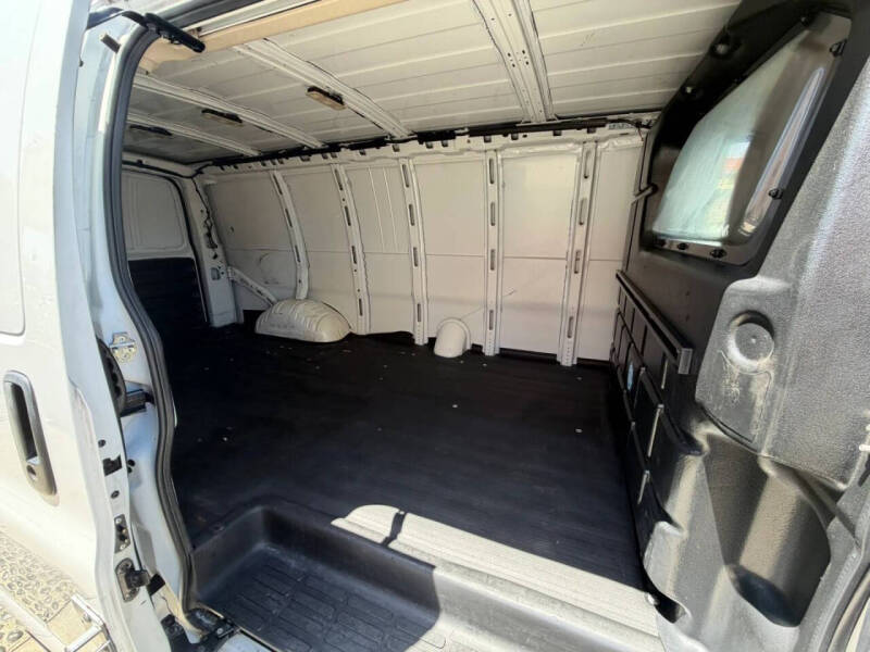 2023 GMC Savana 2500