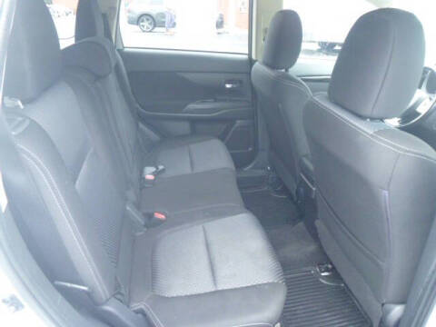 2016 Mitsubishi Outlander SE