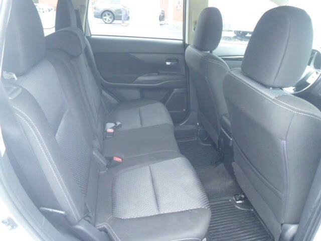 2016 Mitsubishi Outlander SE