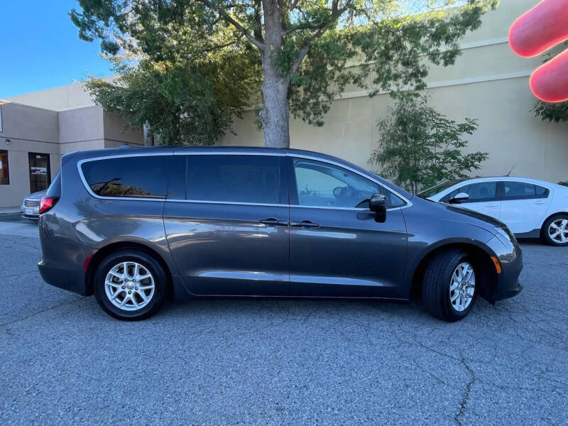 2017 Chrysler Pacifica Touring