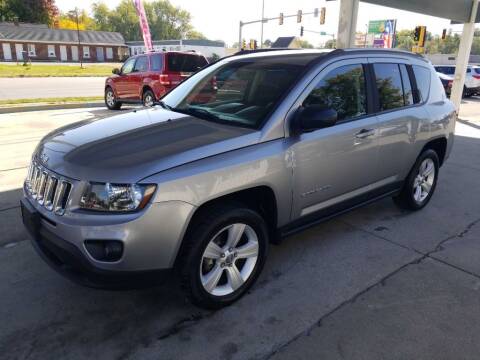 2016 Jeep Compass for sale at SpringField Select Autos in Springfield IL