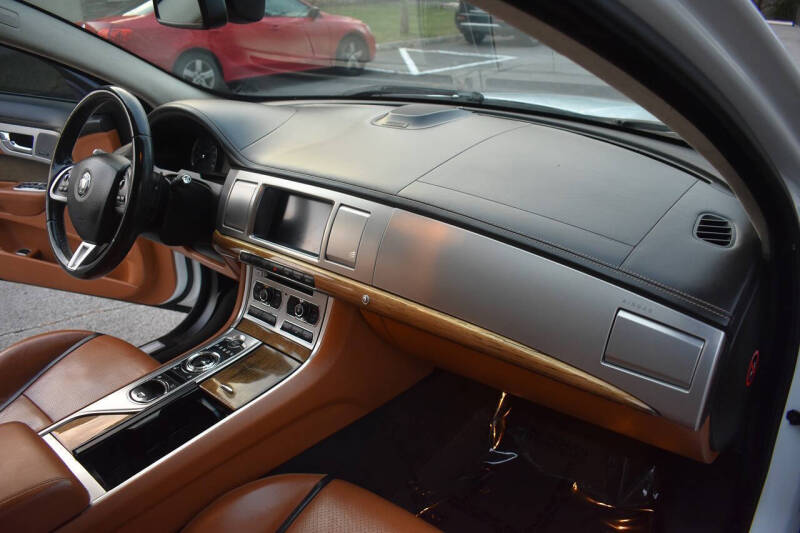 2015 Jaguar XF 5.0 Supercharged