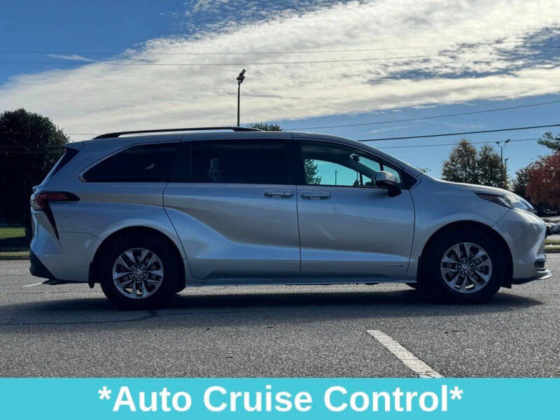 2021 Toyota Sienna LE 8-Passenger