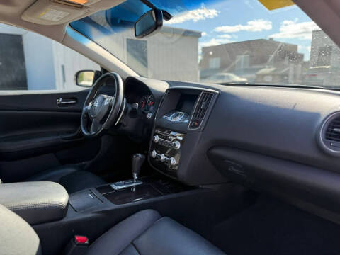2012 Nissan Maxima