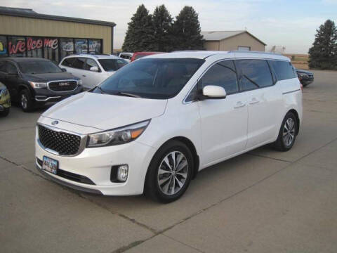 2018 Kia Sedona for sale at IVERSON'S CAR SALES in Canton SD