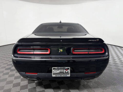 2016 Dodge Challenger 392 HEMI Scat Pack Shaker