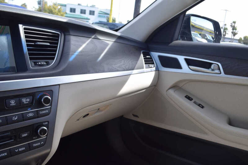 2015 Hyundai Genesis