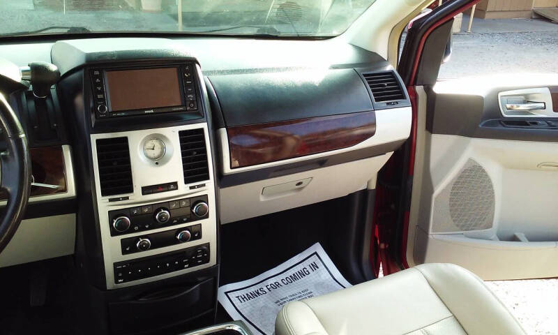 2010 Chrysler Town and Country Touring Plus