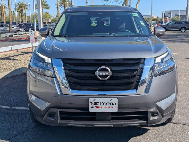 2025 Nissan Pathfinder SV