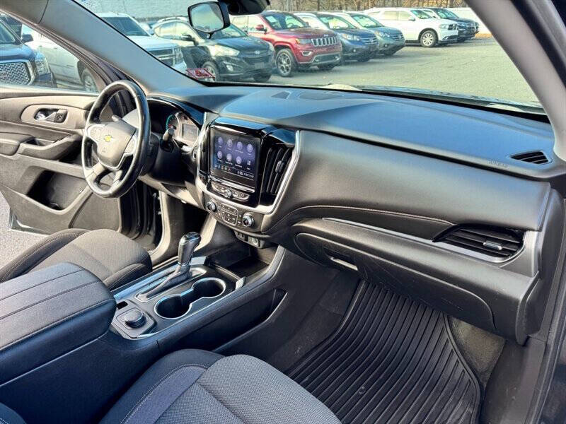 2020 Chevrolet Traverse LT Cloth