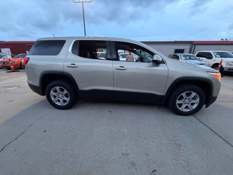 2017 GMC Acadia SLE-1