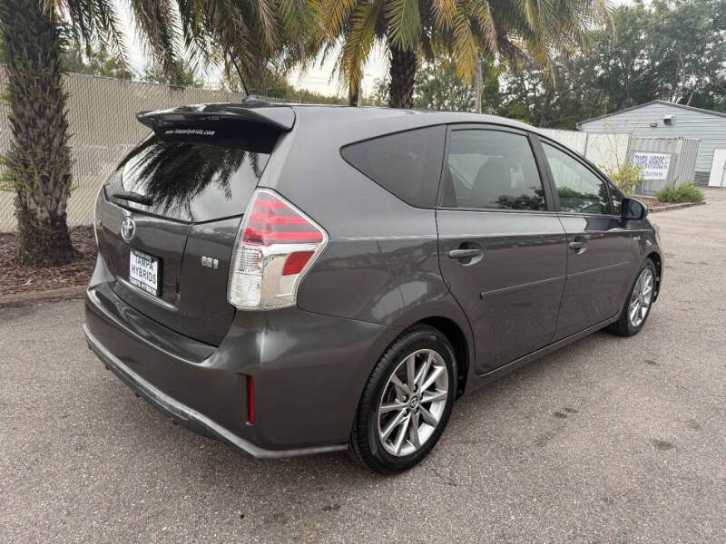 2017 Toyota Prius v Five