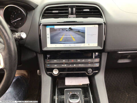 2019 Jaguar F-PACE 25t Prestige