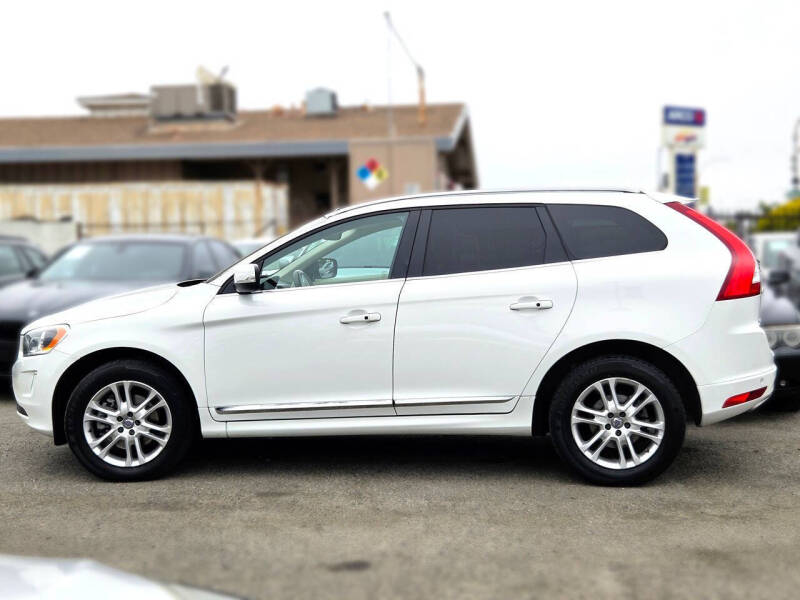 2016 Volvo XC60 T5 Drive-E Premier