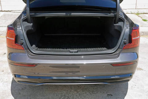 2024 Volvo S60 B5 Plus Dark Theme