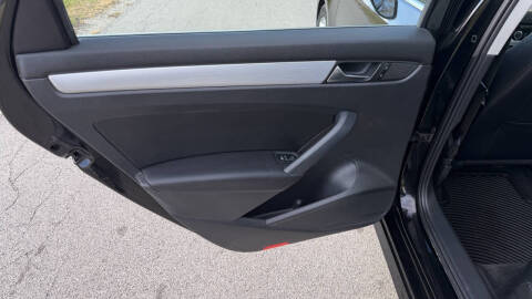 2012 Volkswagen Passat SE PZEV