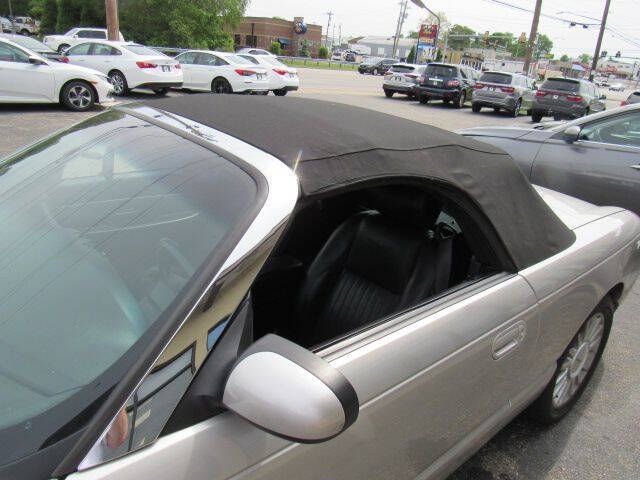 2005 Ford Thunderbird Deluxe
