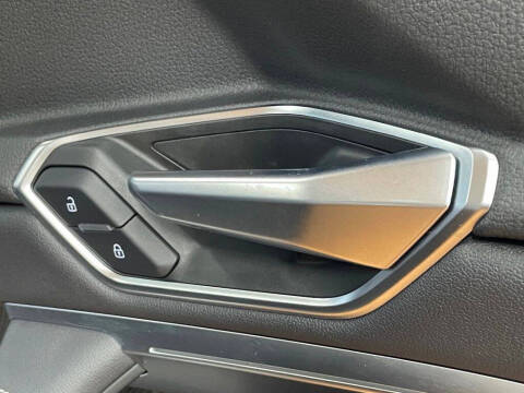 2021 Audi e-tron quattro Premium