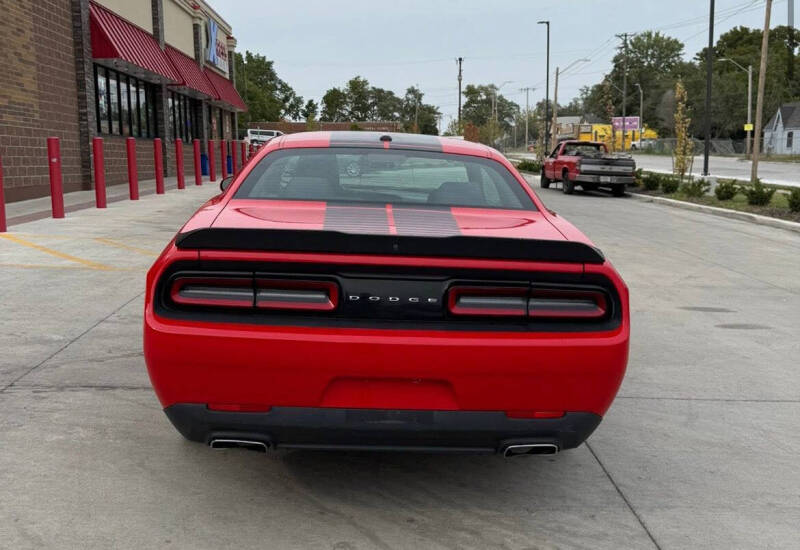2017 Dodge Challenger SXT Plus