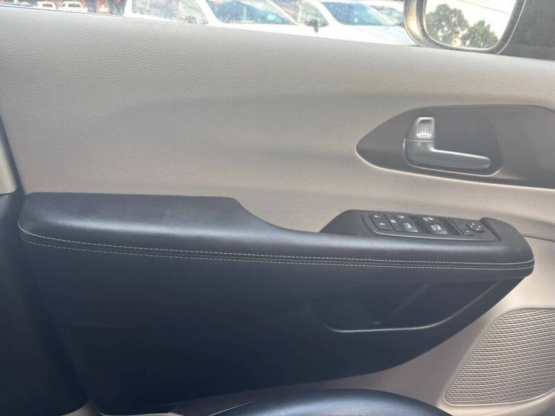 2021 Chrysler Voyager LXi