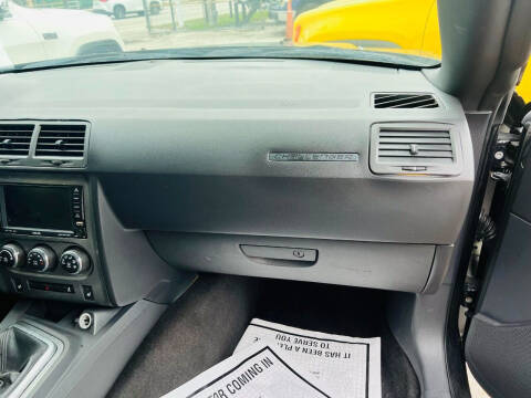 2011 Dodge Challenger R/T Plus