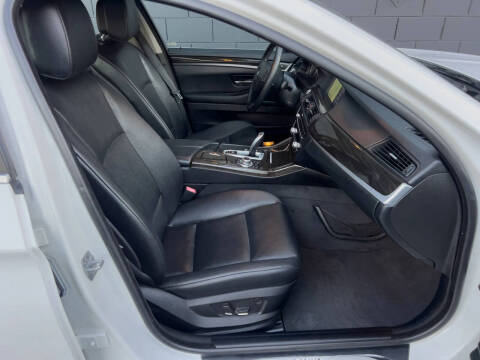 2013 BMW 5 Series 528i