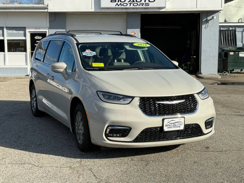 2021 Chrysler Pacifica Touring photo 4