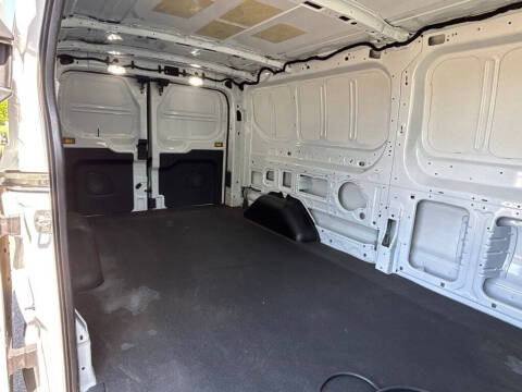 2022 Ford E-Transit